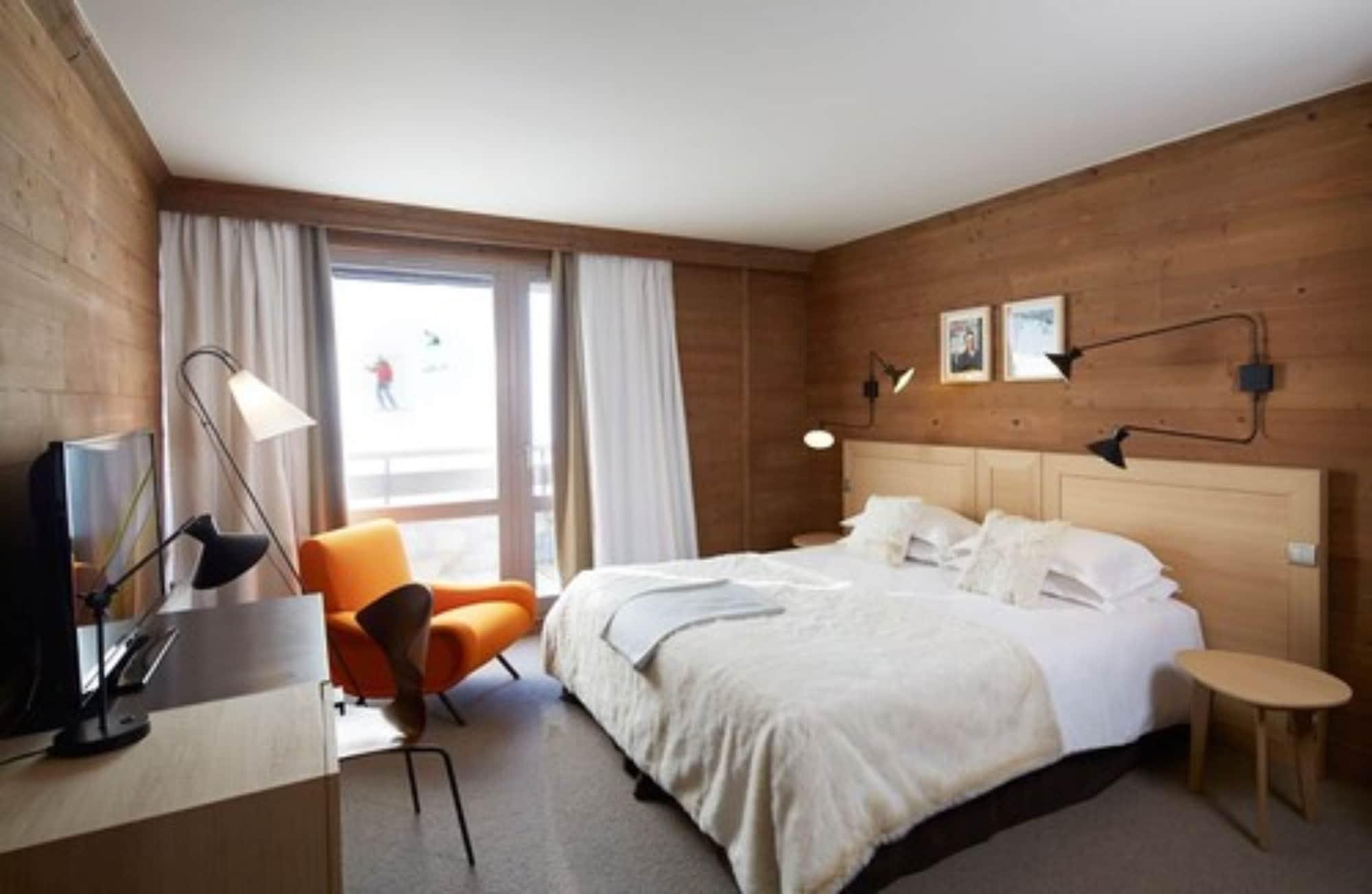 Hotel Des Trois Vallees Courchevel Exterior photo
